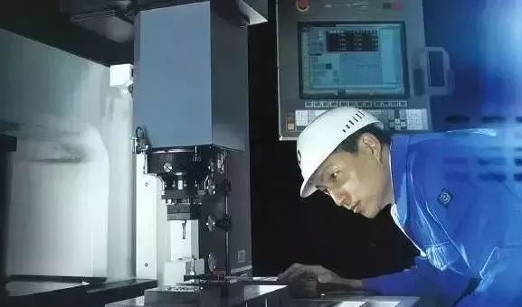 高速銑與傳統(tǒng)銑削、電火花加工有什么區(qū)別，該如何選擇？